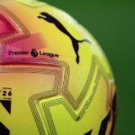 Detailný záber na loptu Premier League.