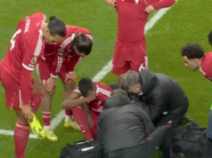 Alexander Isak odišiel v slzách a vynútený zranením, keď vsietil gól Liverpoolu Alexander Isak odišiel v slzách a vynútený zranením, keď vsietil gól Liverpoolu