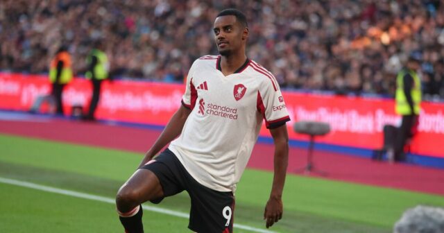 Alexander Isak „rád je sám“ ako tím Liverpoolu reaguje | Alexander Isak „rád je sám“ ako tím Liverpoolu reaguje | Futbal | Šport