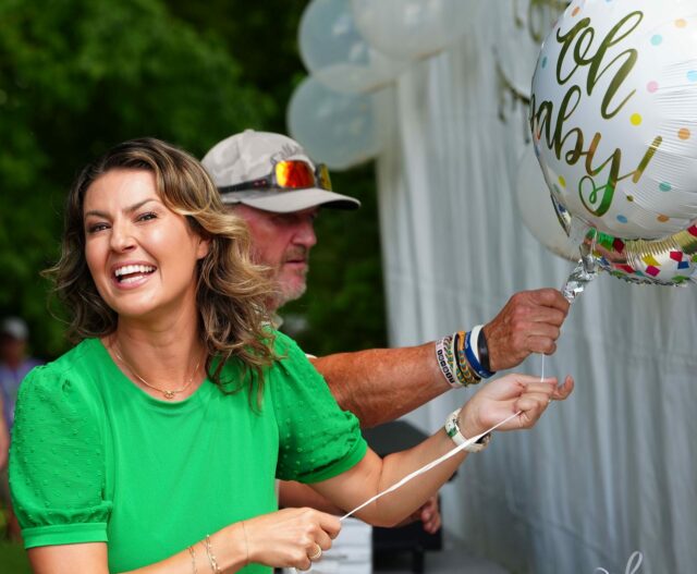 Amanda Balionis' Masters merch je „stále“ jej obľúbeným dovolenkovým doplnkom