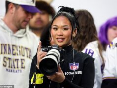 Americký olympijský hrdina Suni Lee si všimol, že pracuje ako fotograf na zápase NFL Christmas Day Americký olympijský hrdina Suni Lee si všimol, že pracuje ako fotograf na zápase NFL Christmas Day