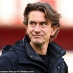 Práca Thomasa Franka sa zdá v Spurs bezpečná, pretože nechcú stlačiť tlačidlo paniky