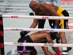 Anderson Silva porazil Tyrona Woodleyho s TKO Anderson Silva porazil Tyrona Woodleyho s TKO