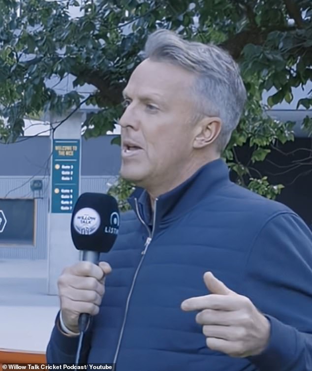 Anglický kriketový velikán Graeme Swann kritizoval muža za to, že Anglický kriketový velikán Graeme Swann (na obrázku) kritizoval osobu, ktorá natáčala Bena Ducketta v údajne podnapitom stave