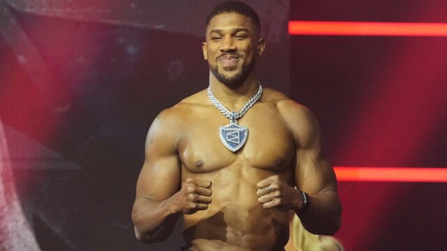 Anthony Joshua knokautuje Jakea Paula

