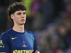 Archie Gray odhaľuje rady svojho otca v brutálne čestnom verdikte o chybách Tottenhamu Stredopoliar Tottenhamu Archie Gray