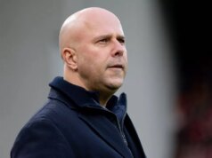 Arne Slot kritizoval „bezohľadnú“ hviezdu Tottenhamu po zranení Alexandra Isaka pre Liverpool Arne Slot, hlavný tréner Liverpoolu