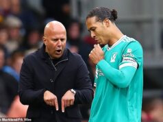 Arne Slot porušuje tradíciu „špeciálnym“ vianočným gestom, keď Virgil van Dijk priznáva, že to ešte NIKDY nevidel v Liverpoole Virgil van Dijk prezradil, že káder Liverpoolu dostal od šéfa Arne Slotu na Štedrý deň voľno
