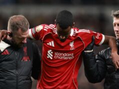 Arne Slot poskytuje aktuálne informácie o zranení Alexandra Isaka po tom, čo útočník Liverpoolu odskočil Alexander Isak z Liverpoolu odchádza zo zápasu zranený