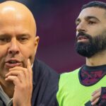 Mohamed Salah na lavičke počas zápasu West Ham vs Liverpool