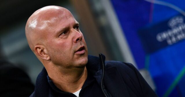 Arne Slot ukazuje nemilosrdnú stránku, keď šéf Liverpoolu dvíha veko Arne Slot ukazuje nemilosrdnú stránku, keď šéf Liverpoolu dvíha veko na rozhovoroch Mohameda Salaha | Futbal | Šport