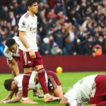 Hráči Arsenalu po inkasovaní Aston Ville