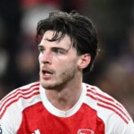 LONDÝN, ANGLICKO - 3. DECEMBRA: Declan Rice z Arsenalu počas zápasu Premier League medzi Arsenalom a Brentfordom na Emirates Stadium 3. decembra 2025 v Londýne, Anglicko. (Foto David Price/Arsenal FC cez Getty Images)