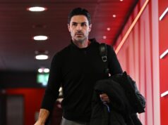 Arsenal dostal pred zápasom Wolves obrovské množstvo zranení, keď Mikel Arteta upustil od tímových noviniek Mikel Arteta, manažér Arsenalu, prichádza pred zápasom fázy MD5 Ligy majstrov UEFA 2025/26 medzi Arsenal FC a FC Bayern München na štadióne Arsenal 26. novembra 2025 v Londýne, Anglicko