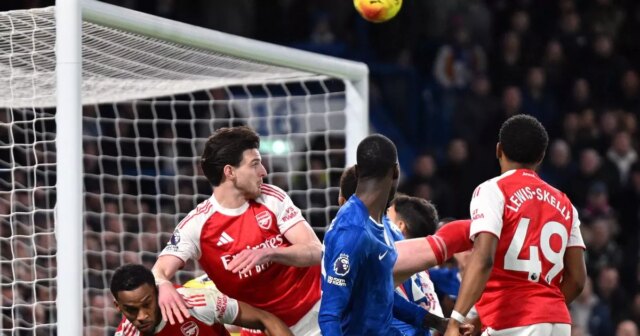 Arsenal dostal „nespochybniteľný“ ofsajdový verdikt po kontrole gólu Chelsea v Gól Trevora Chalobaha za Chelsea proti Arsenalu prišiel do úvahy