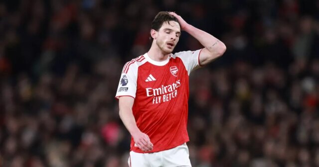 Arsenal utrpel trojnásobné zranenie, čo potvrdili najhoršie obavy Mikela Artetu Declan Rice počas zápasu Premier League medzi Arsenalom a Brentfordom.