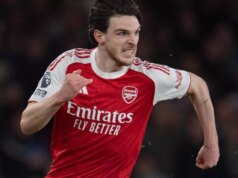 Arsenal zasadil obrovskú ranu zraneniu s Declanom Riceom, ktorý vynechal súboj s Aston Villou Declan Rice