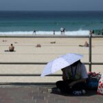 Austrálska polícia reaguje po výstreloch hlásených na pláži Bondi v Sydney | Správy