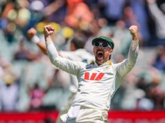 Austrálskym víťazstvám série Ashes uberajú lesk dve obrovské starosti Travis Head oslavuje gól Josha Tonguea, ktorý priniesol Austrálii víťazstvo v Adelaide – a víťazstvo v sérii Ashes