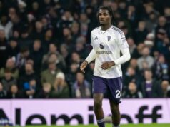 Ayden Heaven zachránil „nie veľmi dobrého“ spoluhráča z Man Utd počas porážky Aston Villy Ayden Heaven z Manchestru United v akcii počas zápasu Premier League medzi Aston Villa a Manchester United vo Villa Parku 21. decembra 2025 v Birminghame v Spojenom kráľovstve.