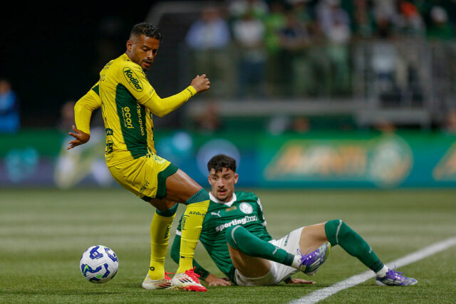 🎖️ Ballon D'OneFootball: krajný obranca podieľajúci sa na 22 góloch, 🎖️ Ballon D'OneFootball: krajný obranca podieľajúci sa na 22 góloch, skončil 6.