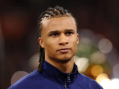 Barcelona ponúkla šancu získať tohto obrancu Manchestru City: Mal by Flick ísť po ňom? Download app from appStore