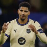 Barcelona vs Espanyol — Ronald Araujo sa vracia do tréningu pred katalánskym derby