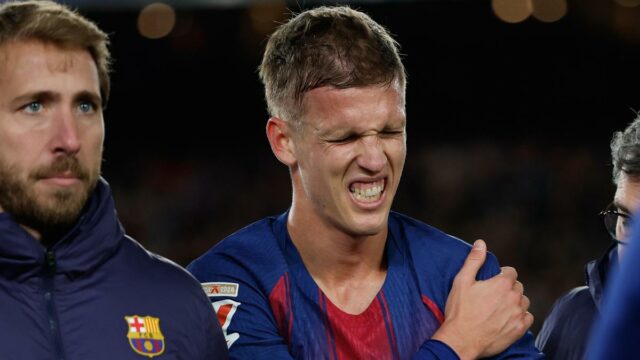 Barcelončan Dani Olmo po vykĺbení ramena na mesiac vypadol Barcelončan Dani Olmo po vykĺbení ramena na mesiac vypadol