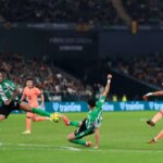 Barcelonskí fanúšikovia boli nútení ospravedlniť sa jednému hráčovi počas