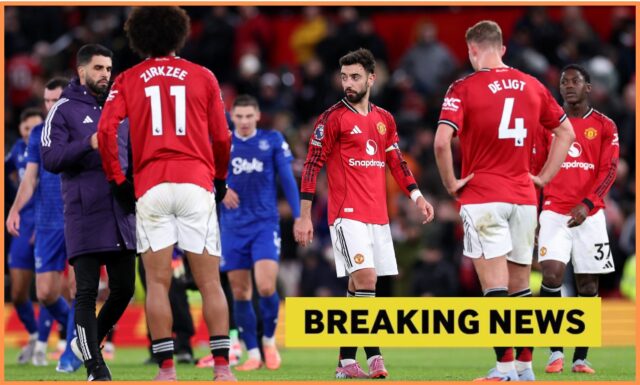 Bayern Mníchov a Neapol ponúknu Kobbie Mainoo Kobbie Mainoo v predzápasovej rozcvičke za Man United