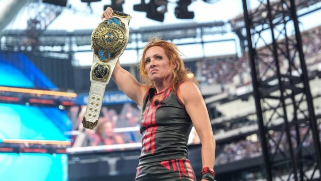 Becky Lynch potrebuje opäť vyhrať ženský interkontinentálny šampionát, aby ho premenila na 26-ročnú hviezdu WWE
