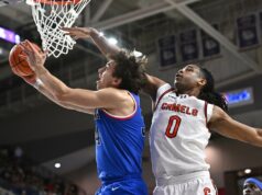 Braden Huff hľadá vhodný prídavok, keď číslo 7 Gonzaga čelí Oregonu Basketbal NCAA: Campbell v Gonzage