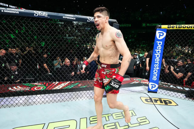 Brandon Moreno urobil rýchly obrat a stal sa titulkom UFC Download app from appStore