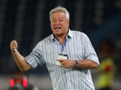 Brazílsky tréner Abel Braga sa ospravedlňuje za homofóbnu poznámku o ružových tréningových tričkách Brazílsky tréner Abel Braga sa ospravedlňuje za homofóbnu poznámku o ružových tréningových tričkách