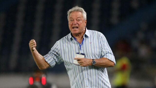 Brazílsky tréner Abel Braga sa ospravedlňuje za homofóbnu poznámku o ružových tréningových tričkách
