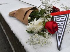 Brownova univerzita zrušila basketbalové zápasy po smrteľnej streľbe v areáli univerzity Brownova univerzita zrušila basketbalové zápasy po smrteľnej streľbe v areáli univerzity