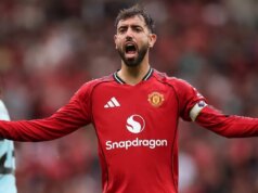 Bruno Fernandes zeleno rozsvietil prestup k rivalom z Man Utd, ale klub zablokoval odchod Bruno Fernandes z Manchestru United počas zápasu Premier League medzi Manchestrom United a Burnley na Old Trafford 30. augusta 2025
