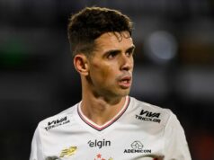 Bývalá hviezda Chelsea Oscar odchádza do dôchodku po tom, čo bol hospitalizovaný pri strašidelnom incidente na cvičisku Oscar Emboaba zo Sao Paula