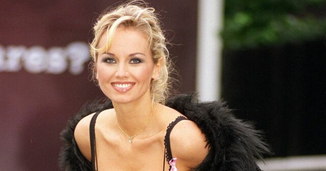 Bývalá hviezda Premier League a modelka Wonderbra s „najdlhšími nohami“ Supermodelka Adriana Sklenáriková bola vydatá za bývalú hviezdu Premier League