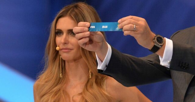 Bývalá modelka „porušila“ vysielacie pokyny s odhaľujúcimi šatami | Futbal Bývalá modelka „porušila“ vysielacie pokyny s odhaľujúcimi šatami | Futbal | Šport