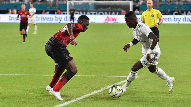Bývalý obranca Manchestru United dostáva ako voľný hráč podvodné telefonáty Bývalý obranca Manchestru United dostáva ako voľný hráč podvodné telefonáty