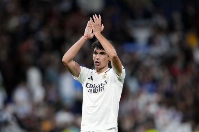 Bývalý obranca Realu Madrid Jesus Vallejo dáva jasne najavo svoje Bývalý obranca Realu Madrid Jesus Vallejo dáva jasne najavo svoje pocity, keď sa ho pýtajú, či chce najbližšie čeliť Los Blancos alebo Barcelone v Copa del Rey.
