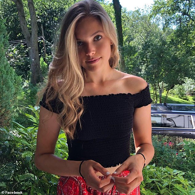 Bývalý tréner lakrosu na vysokej škole čelí šokujúcim obvineniam zo Absolventka Colgate University Alumna Amelia Cunningham podala žalobu na vysokú školu pre obvinenia zo zneužívania zo strany bývalej hlavnej trénerky ženského lakrosu.