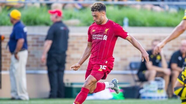 Bývalý záložník Liverpoolu prekvapivo vystupuje proti Manchestru United v zápase Bývalý záložník Liverpoolu prekvapivo vystupuje proti Manchestru United v zápase za zatvorenými dverami