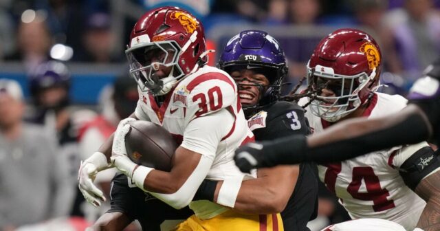 Č. 16 USC utrpela šokujúcu prehru s TCU v Alamo Bowl
