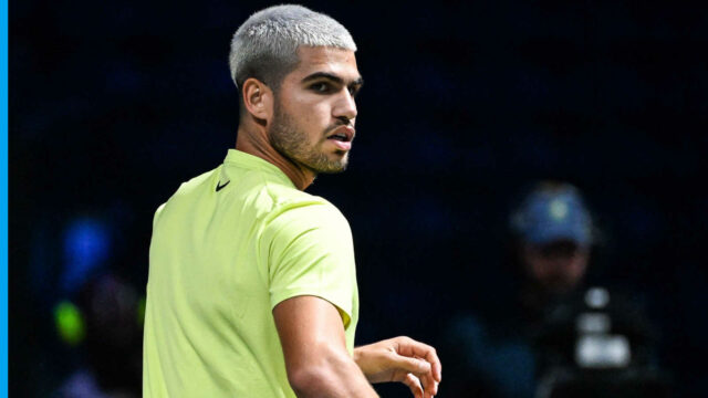 Carlos Alcaraz na obranu pred kritikou výstav núti komentár „ľudia tomu nerozumejú“.
