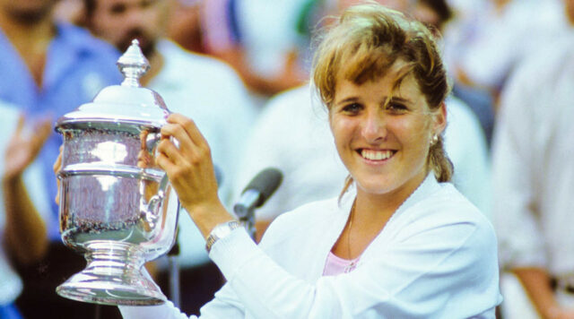 Tenisový velikán Tracy Austin sa zúčastňuje na premiére filmu 