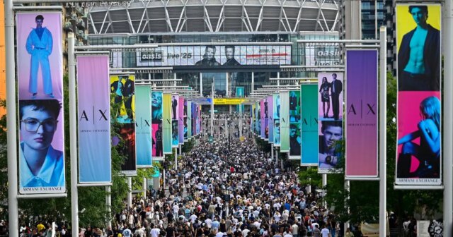 Ceny futbalu a koncertov „stúpnu“ vďaka navrhovanému zvýšeniu nákladov na Štadión Wembley, keď fanúšikovia Oasis dorazili na koncert
