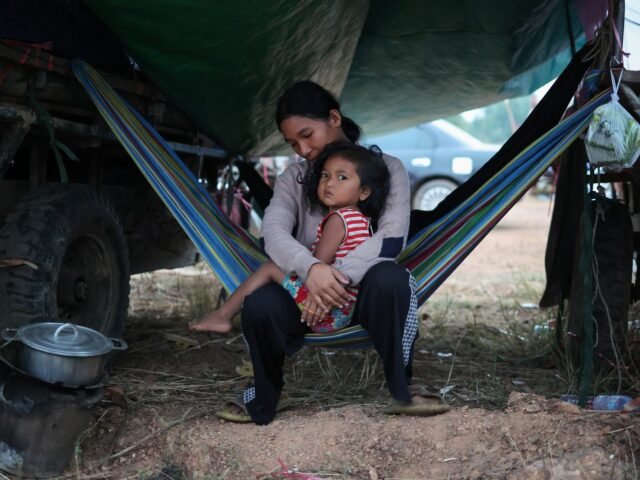 Cezhraničné boje medzi Thajskom a Kambodžou vstupujú štvrtý deň | Cezhraničné boje medzi Thajskom a Kambodžou vstupujú štvrtý deň | Správy o hraničných sporoch