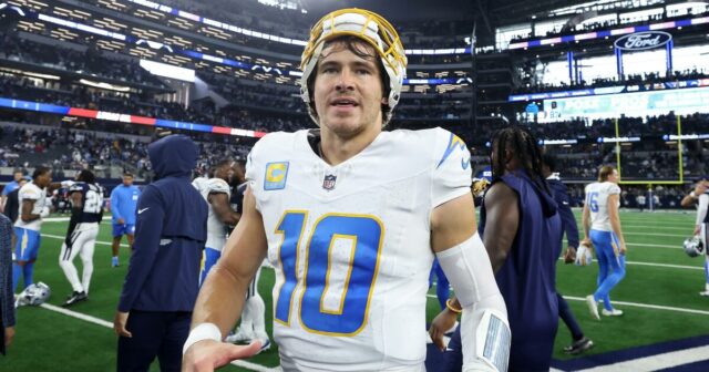 Chargers sa dostali do play-off NFL vďaka výhre 49ers nad Colts
